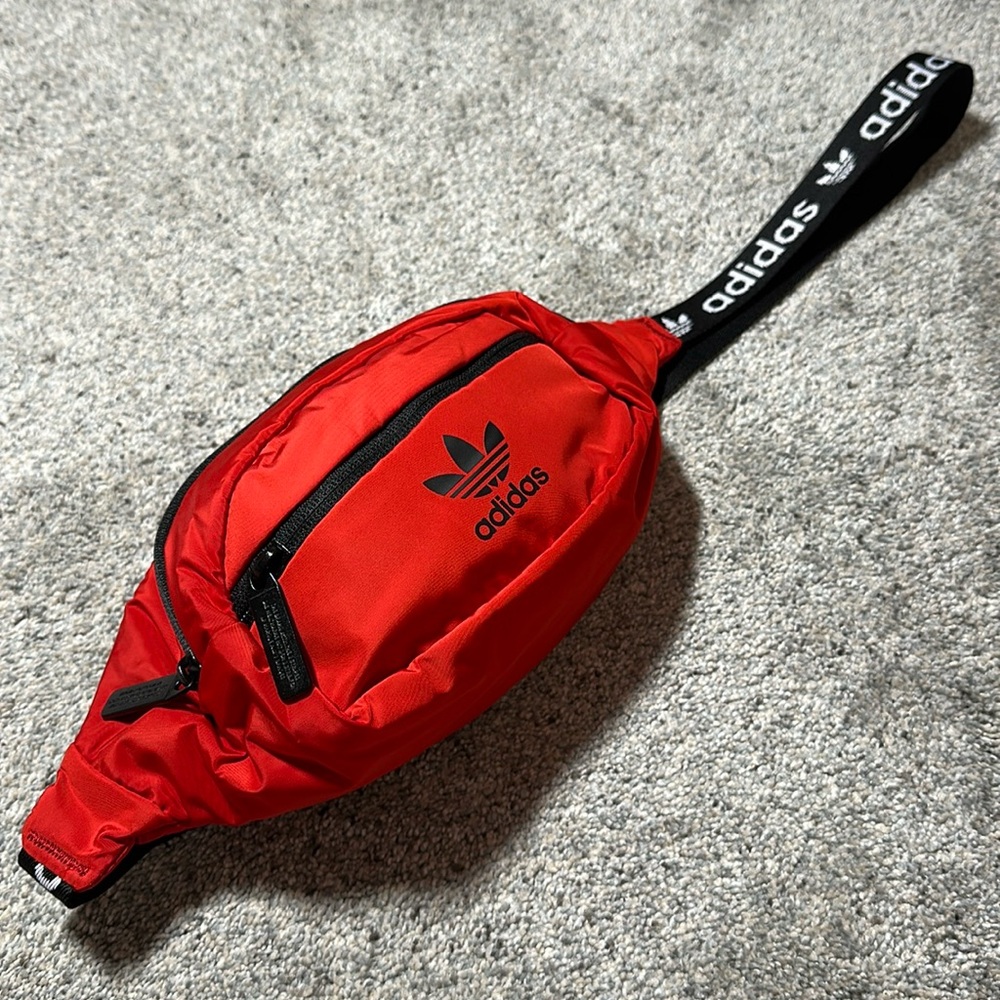 EUC Adidas Belt Bag/Cross Body Bag - red/black w/branding - Picture 3 of 16